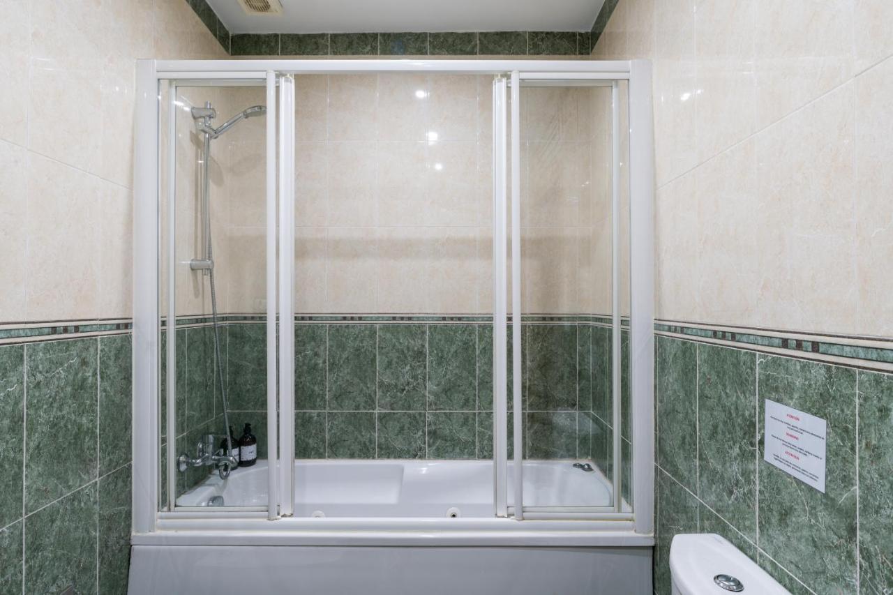 Holi-Rent Salado Apartman Sevilla Kültér fotó